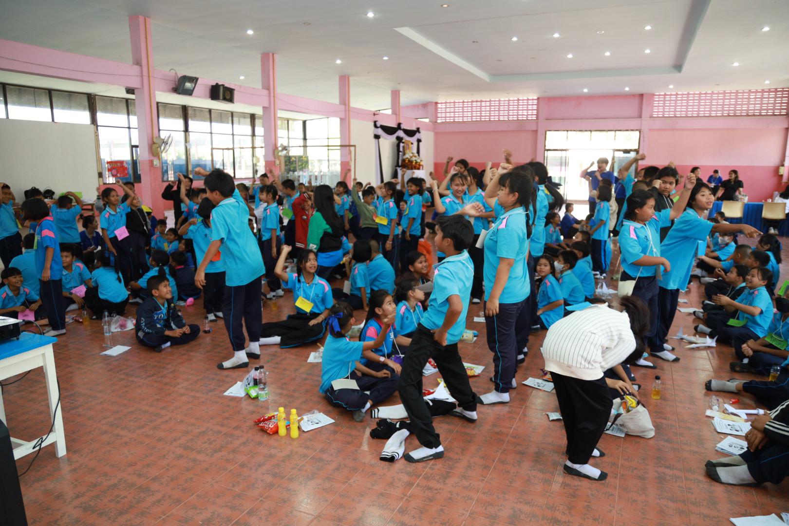 332. วันที่ 27 มกราคม 2569 โปรแกรมวิชาวิทยาศาสตร์ทั่วไป ได้จัดค่ายสเต็มศึกษาให้กับนักเรียนชั้นประถมศึกษาปีที่1-6 ณ โรงเรียนอนุบาลคลองขลุง จ.กำแพงเพชร